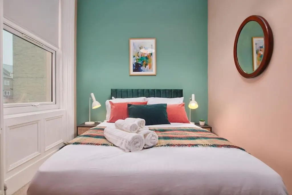 Lovely Chique Newcastle Abode - Sleeps 4 - First Floor Lejlighed